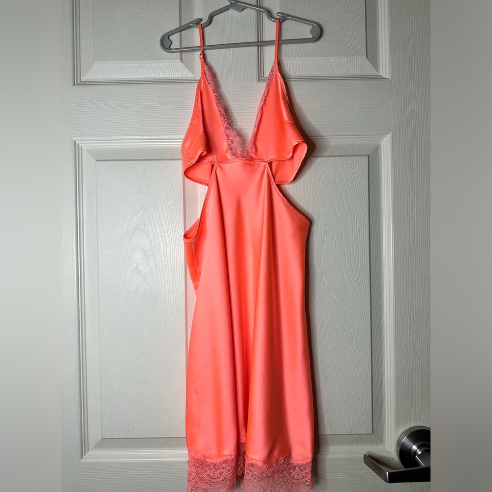 Victorias Secret Women’s Coral Slip Dress - Picture 7 of 9